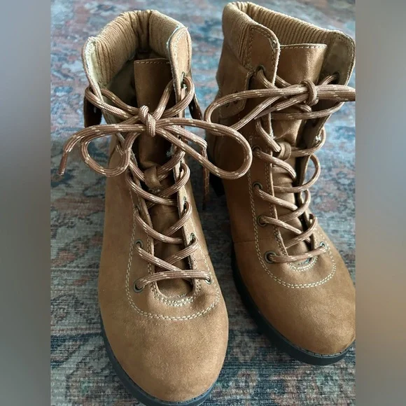 St. John's Bay Brown Lace-Up Boots for Women- size 8.5 - Picture 4 of 13